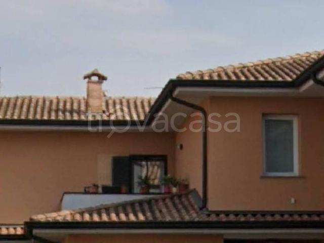 Appartamento in affitto a Castelbelforte via Giuseppe Mazzini, 26, arredato, giardino privato, box TrovaCasa