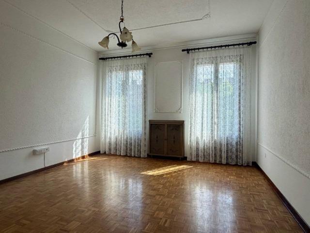 Appartamento in affitto a Castelfranco Veneto via Roma, parzialmente arredato, centrale, balcone TrovaCasa
