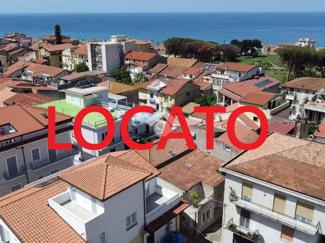 Appartamento in affitto a Castellabate via Natale di Luccia, terrazzo, parzialmente arredato, ingresso indipendente TrovaCasa