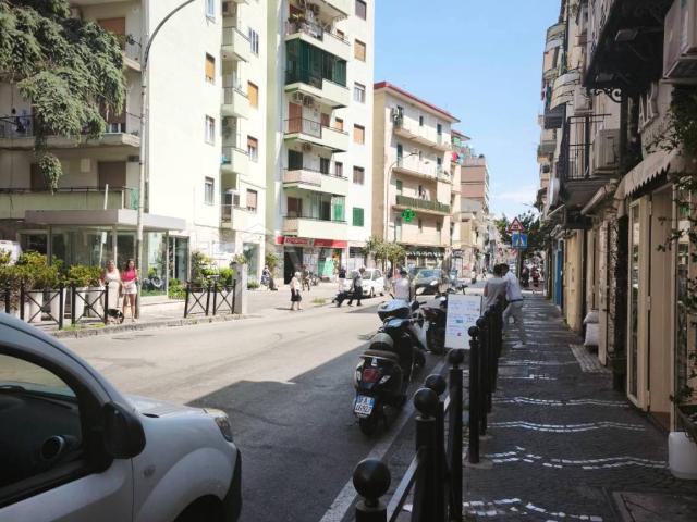 Appartamento in affitto a Castellammare di Stabia via Giuseppe Cosenza, non arredato/vuoto, vicinanze negozi TrovaCasa