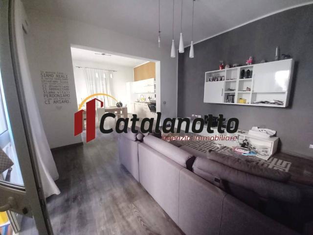 Appartamento in affitto a Castelvetrano via Domenico Scinà, arredato, lavanderia, ripostiglio TrovaCasa