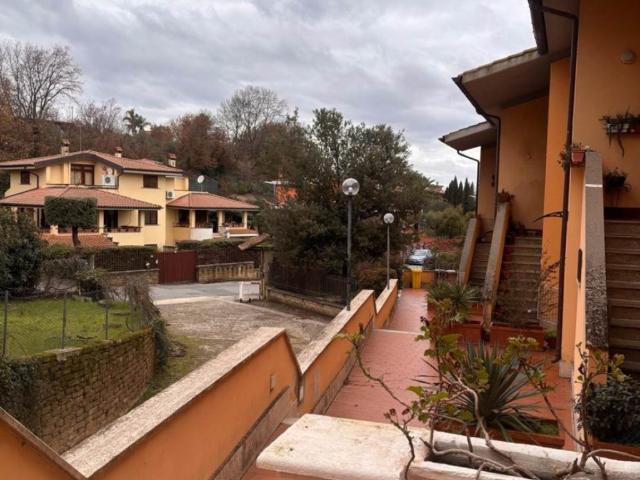 Appartamento in affitto a Capena via di Mezza Costa, terrazzo, caminetto, balcone TrovaCasa