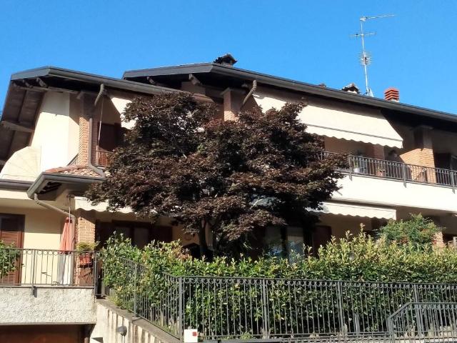 Appartamento in affitto a Capiago Intimiano CO