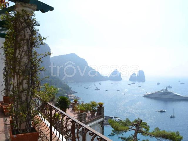 Appartamento in affitto a Capri via Piccola Marina, posto auto, terrazzo, ingresso indipendente TrovaCasa