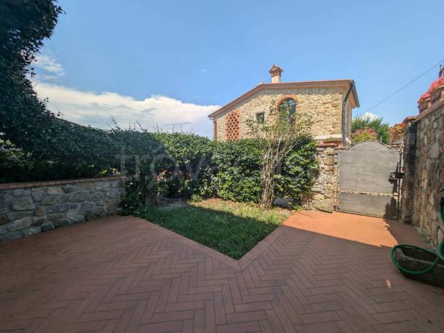 Appartamento in affitto a Carmignano via Sasso Carlo, 26, arredato, giardino privato, luminoso TrovaCasa