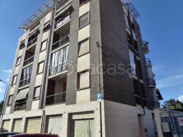 Appartamento in affitto a Carignano piazzetta San Giacomo, 6, non arredato/vuoto, vista panoramica, ascensore TrovaCasa