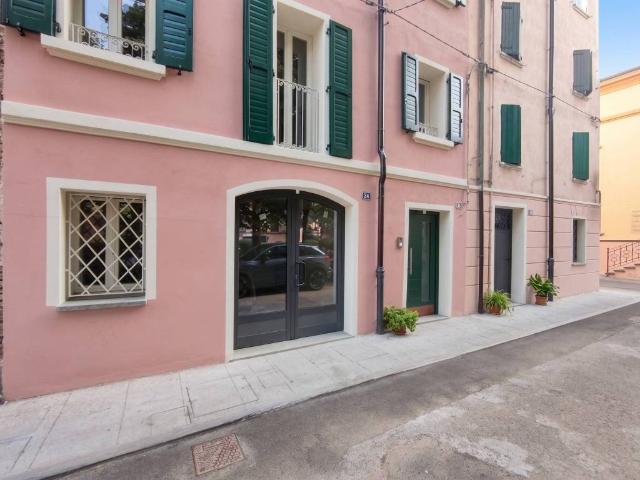 Appartamento in affitto a Carpi piazzale Bernardino Ramazzini, 35, parzialmente arredato, travi a vista, ultimo piano TrovaCasa