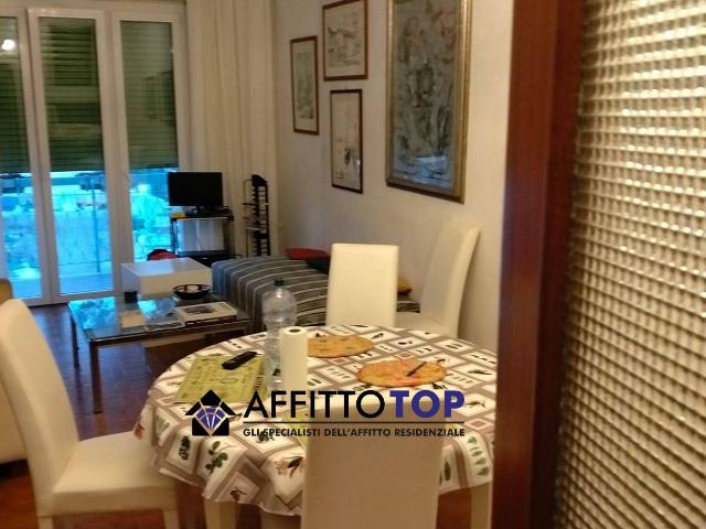 Appartamento in Affitto a Carrara