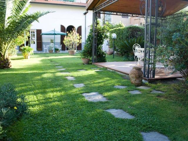 Appartamento in affitto a Carrara