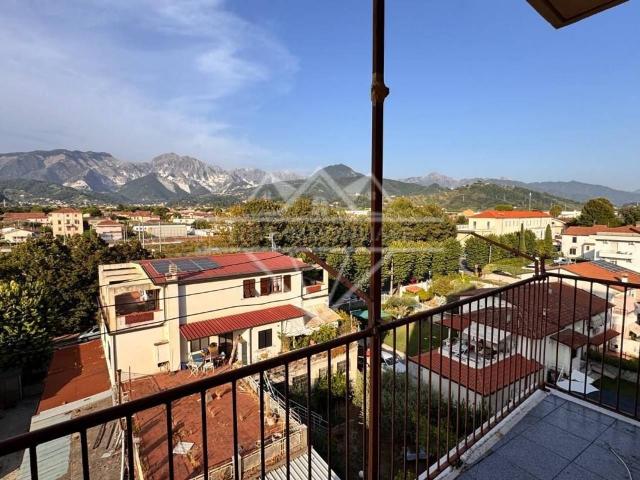 Appartamento in affitto a Carrara