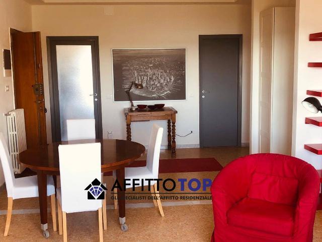 Appartamento in Affitto a Carrara