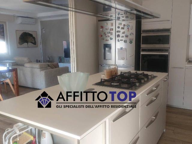 Appartamento in Affitto a Carrara