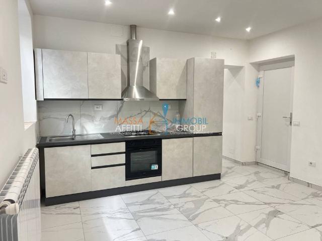Appartamento in affitto a Carrara, Avenza