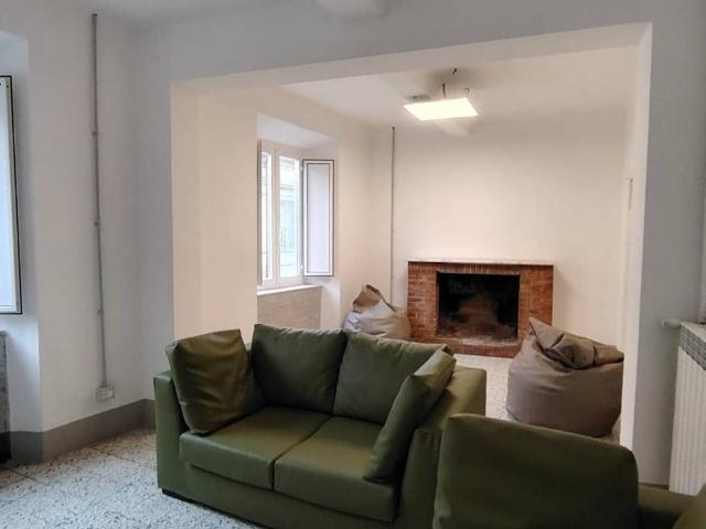 Appartamento in affitto a Carrara MS