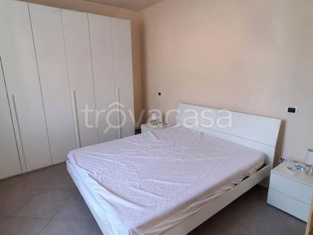 Appartamento in affitto a Carrara via Ciro Menotti, arredato, giardino privato, cucina a vista TrovaCasa