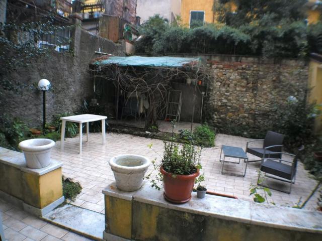 Appartamento in affitto a Carrara via Lorenzo Bartolini, non arredato/vuoto, giardino privato, ristrutturato TrovaCasa