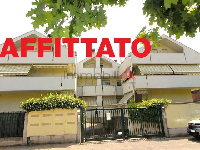 Appartamento in affitto a Carugate, box, parzialmente arredato, zona residenziale TrovaCasa