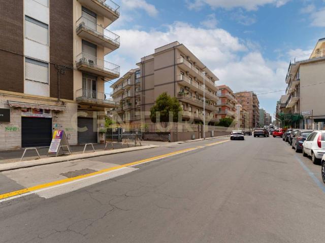 Appartamento in affitto a Catania via Francesco Fusco, 22, non arredato/vuoto, buono stato, balcone TrovaCasa