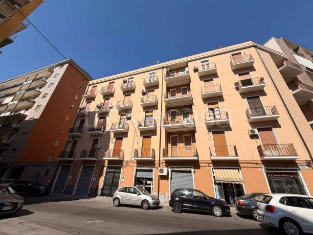Appartamento in affitto a Catania via Vittorio Emanuele Orlando, balcone, cucina abitabile TrovaCasa
