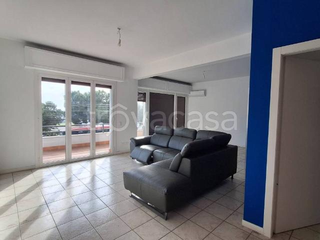 Appartamento in affitto a Catania viale Africa, zona residenziale, lavanderia, balcone TrovaCasa