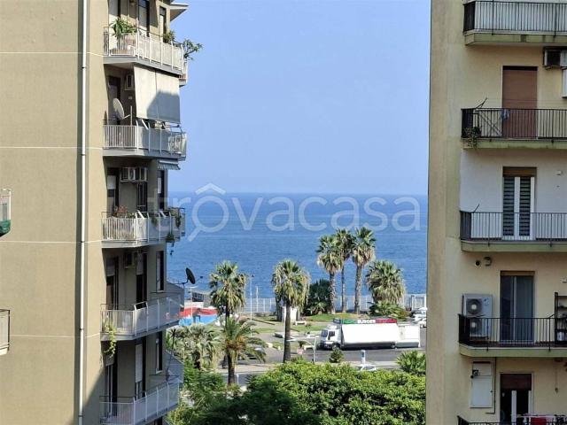 Appartamento in affitto a Catania viale Jonio, 105, arredato, box, riscaldamento autonomo TrovaCasa