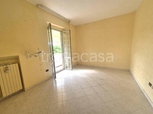 Appartamento in affitto a Catanzaro via Garibaldi Gariani, 16, non arredato/vuoto, vista panoramica, buono stato TrovaCasa