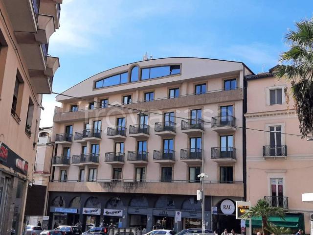Appartamento in affitto a Catanzaro via Indipendenza, non arredato/vuoto, arredato, ascensore TrovaCasa
