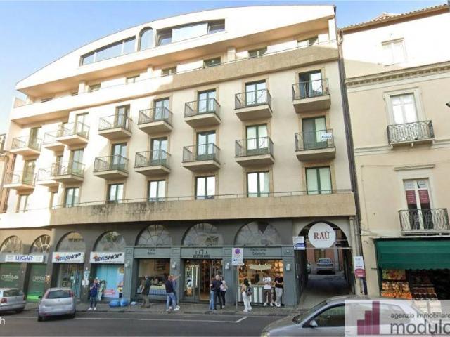 Appartamento in affitto a Catanzaro via Indipendenza, 43, ascensore, buono stato, balcone TrovaCasa