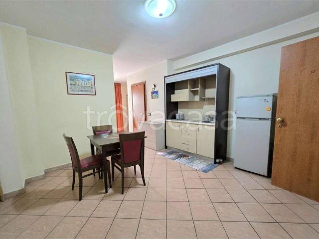 Appartamento in affitto a Catanzaro via Stromboli, arredato, ascensore, spese incluse TrovaCasa
