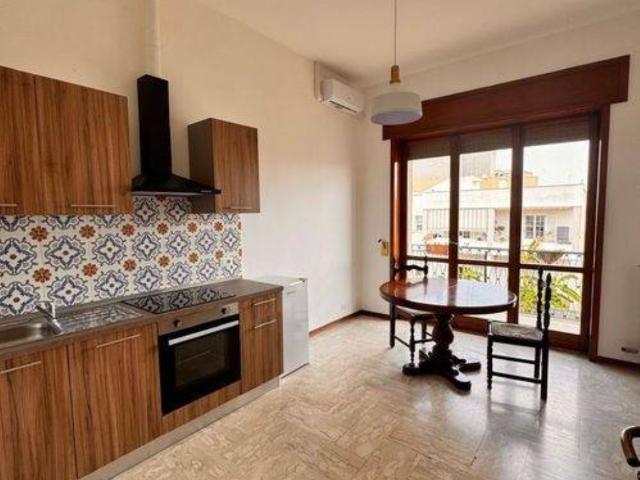 Appartamento in affitto a Cavallino via Di Leuca 108, arredato, vicinanze negozi, balcone TrovaCasa