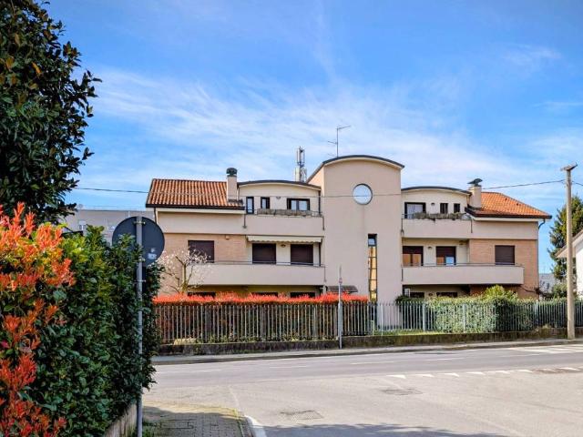Appartamento in affitto a Cesate via Vecchia Comasina, 18