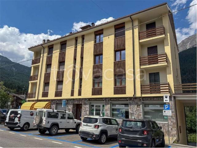 Appartamento in affitto a Cesana Torinese via Roma, 14, arredato, senza ascensore, balcone TrovaCasa