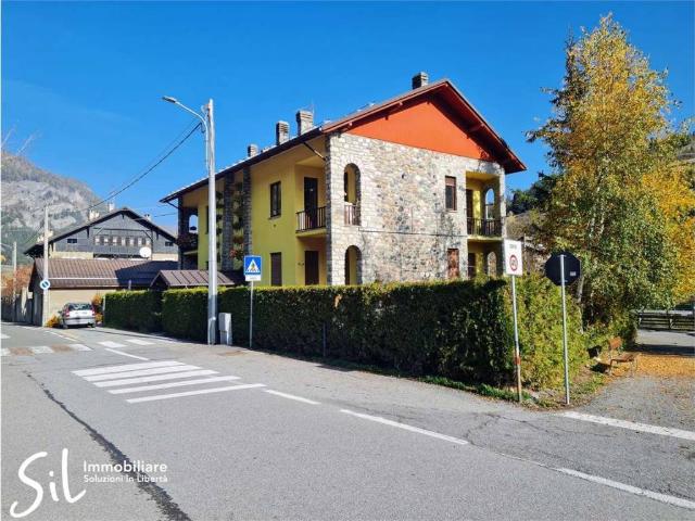 Appartamento in affitto a Cesana Torinese viale Senatore Bouvier, 27, arredato, giardino, ristrutturato TrovaCasa