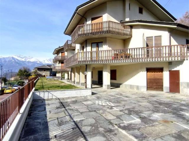 Appartamento in affitto a Challand Saint Anselme AO