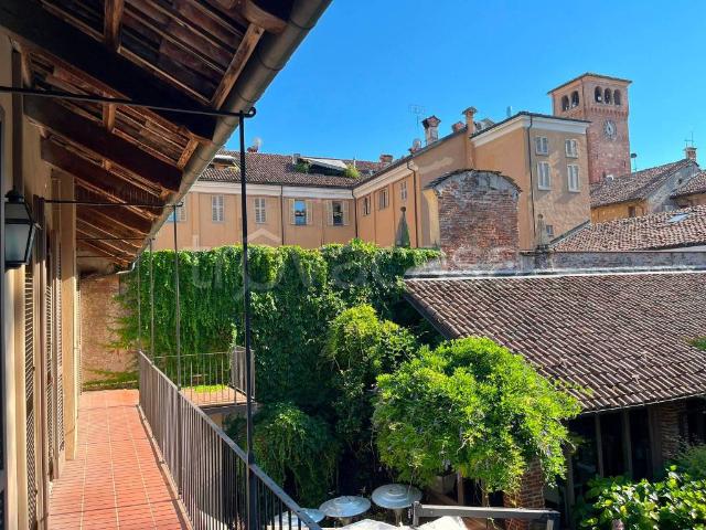 Appartamento in affitto a Cherasco via San Pietro, non arredato/vuoto, terrazzo, centrale TrovaCasa