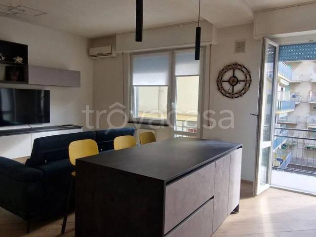 Appartamento in affitto a Chiavari corso Valparaiso, arredato, vista mare, ristrutturato TrovaCasa