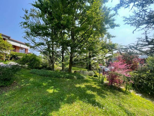 Appartamento in affitto a Chieri via Nino Costa, 6, non arredato/vuoto, giardino, terrazzo TrovaCasa