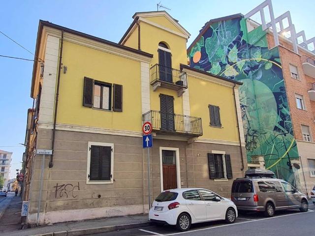 Appartamento in affitto a Chivasso via Siccardi, 16, arredato, riscaldamento autonomo, lavatrice TrovaCasa