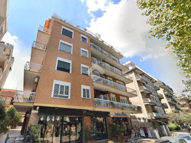 Appartamento in affitto a Ciampino viale Roma 87, 87, non arredato/vuoto, riscaldamento autonomo, ascensore TrovaCasa