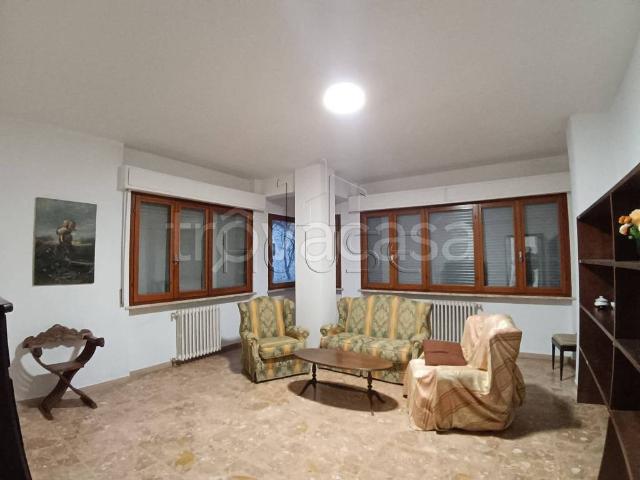 Appartamento in affitto a Città di Castello via Carlo Liviero, 3, terrazzo, parzialmente arredato, centrale TrovaCasa