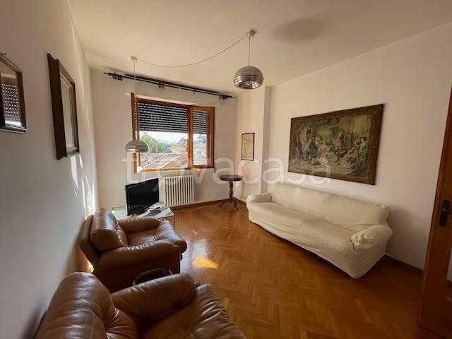 Appartamento in affitto a Città di Castello viale Vittorio Veneto, arredato, centrale, balcone TrovaCasa