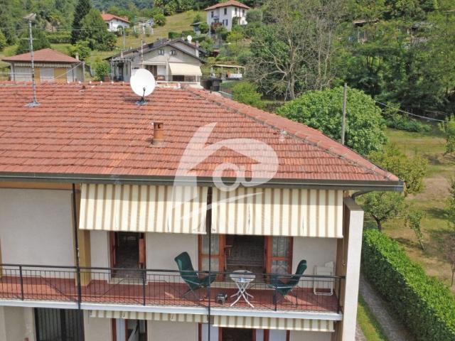 Appartamento in affitto a Cittiglio via Vararo, 18, arredato, box, terrazzo TrovaCasa