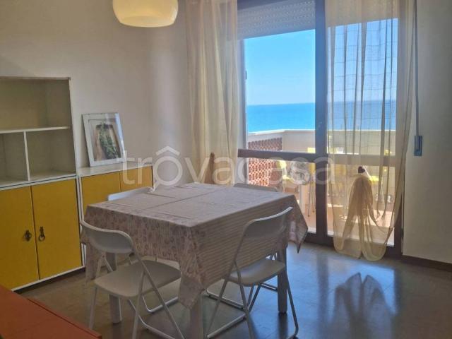 Appartamento in affitto a Civitanova Marche contrada Asola, arredato, terrazzo, vista mare TrovaCasa