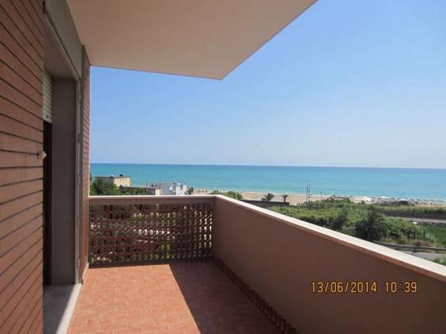 Appartamento in affitto a Civitanova Marche contrada Asola, arredato, terrazzo, vista mare TrovaCasa