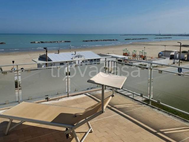 Appartamento in affitto a Civitanova Marche viale 4 Novembre, arredato, terrazzo, lungomare TrovaCasa
