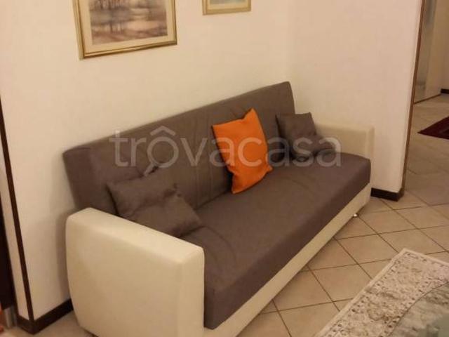 Appartamento in affitto a Cologno Monzese viale Piave, 26