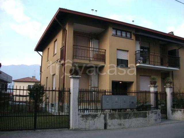 Appartamento in affitto a Colico via Sant'Abbondio No Number, arredato, giardino, terrazzo TrovaCasa