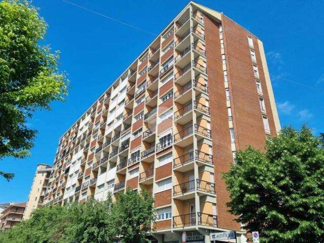 Appartamento in affitto a Collegno corso francia, 76, parzialmente arredato, doppia esposizione, luminoso TrovaCasa