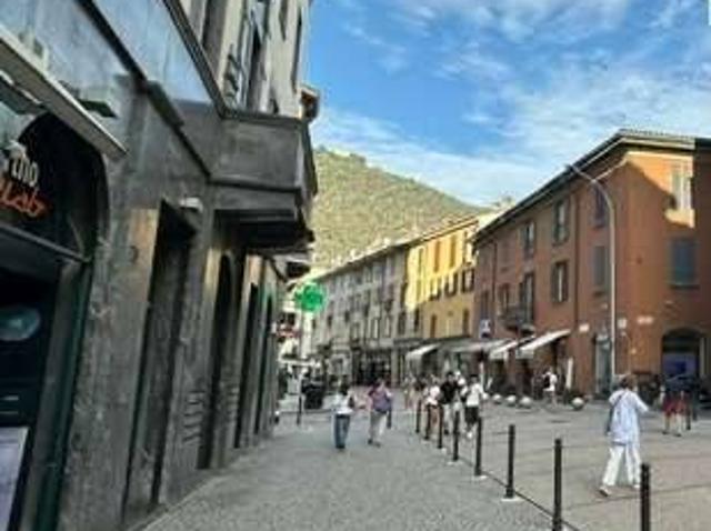 Appartamento in affitto a Como CO