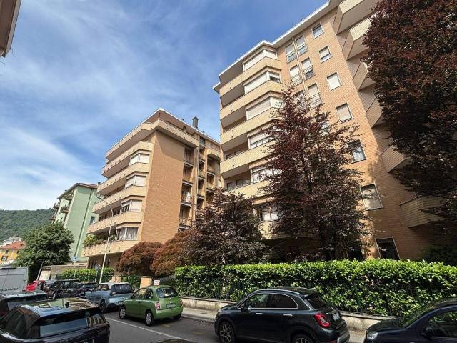 Appartamento in affitto a Como CO